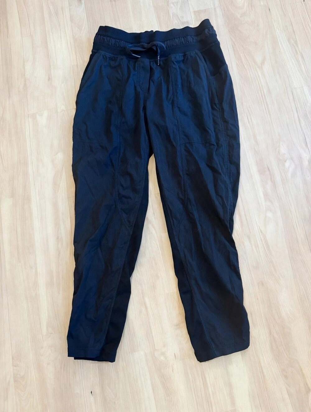 Lululemon Dance Studio Women's Black Pants Sz 4 Tapered Jogger Athleisure